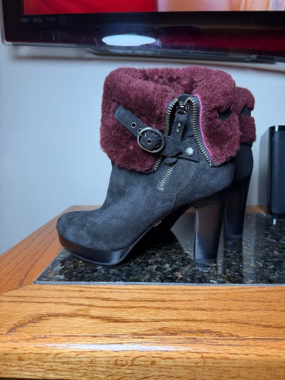 UGG Scarlett Boot Size 6.5 Black Suede Shearling Cuff Heeled Ankle Boot